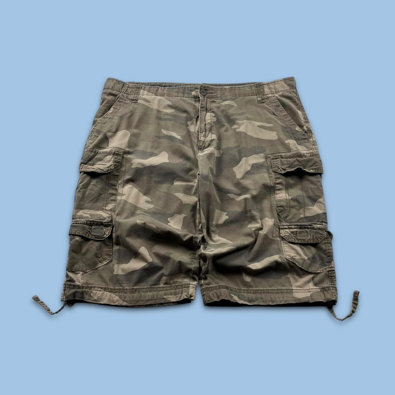 VINTAGE Y2K BAGGY LOOSE CAMO SHORTS