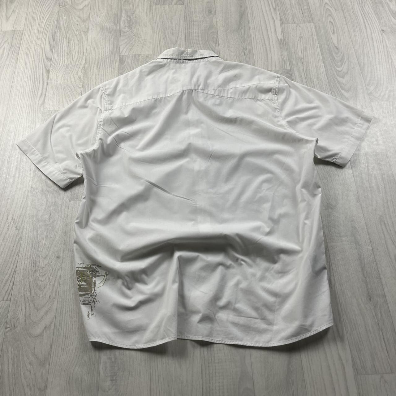 VINTAGE Y2K QUIKSILVER GRAPHIC SHORT SLEEVE SHIRT WHITE