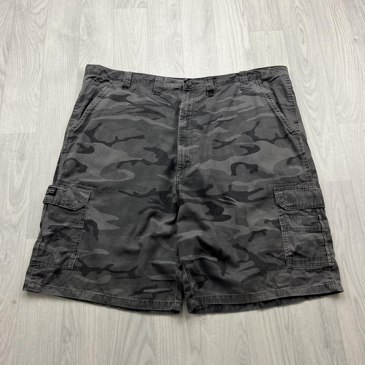 VINTAGE Y2K WRANGLER BAGGY CAMO CARGO SHORTS GREY