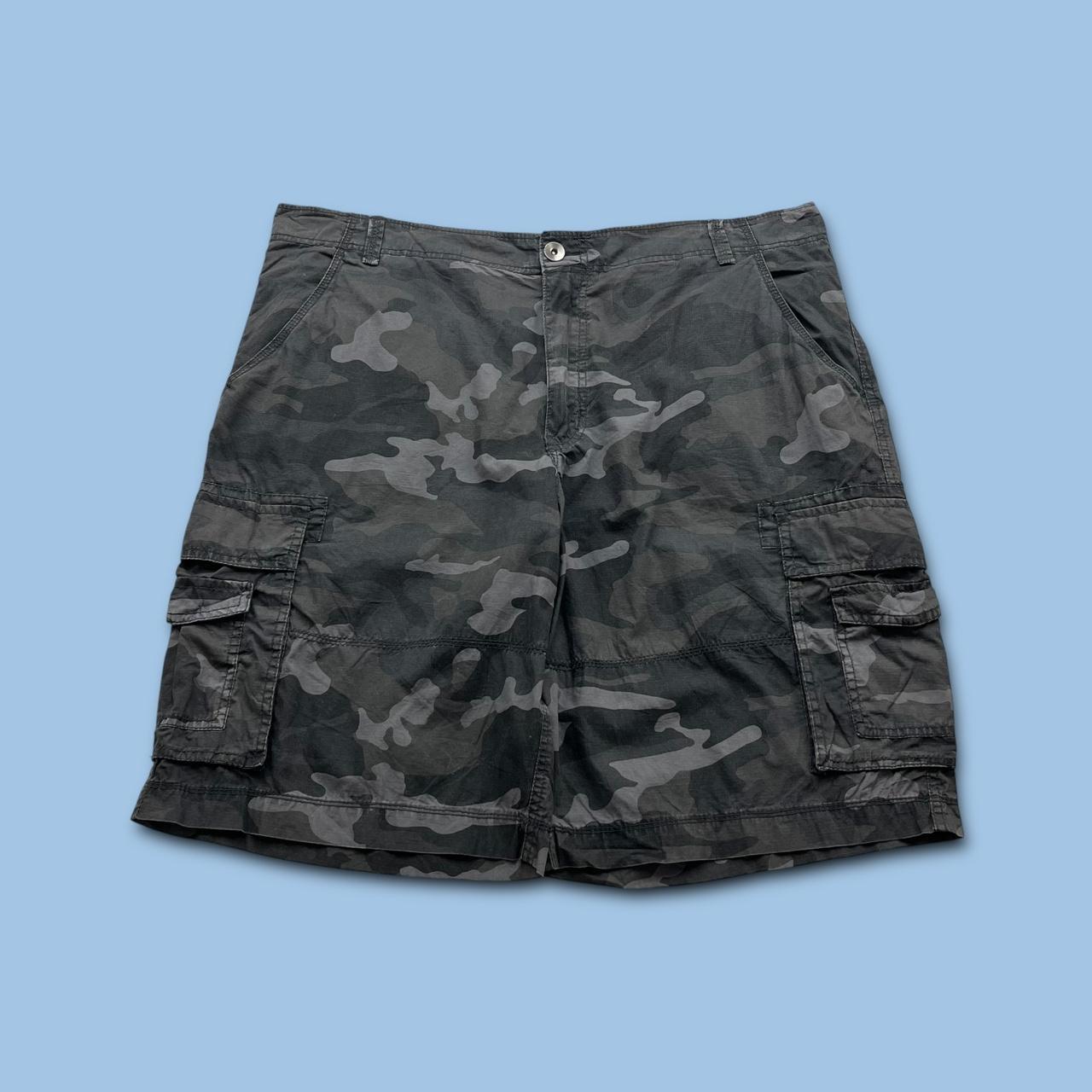 VINTAGE Y2K NO BOUNDARIES BAGGY CAMO CARGO SHORTS GREY
