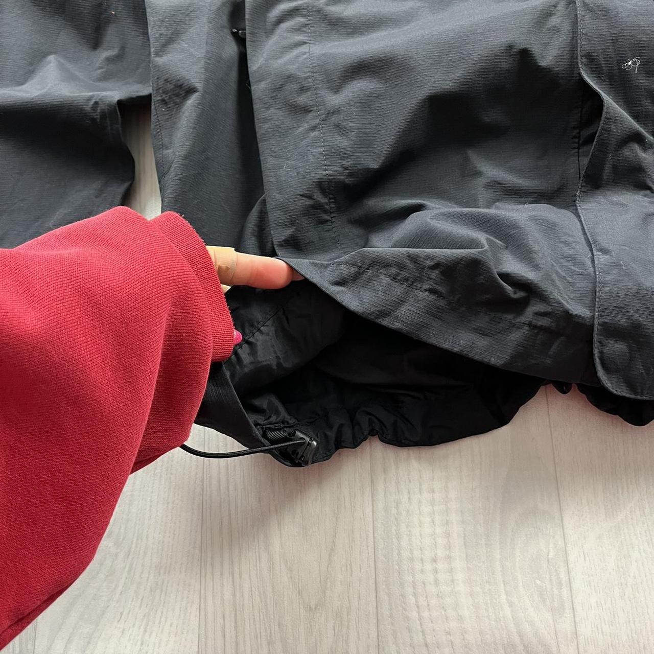 VINTAGE 00s BERGHAUS TECHNICAL HOODED JACKET BLACK