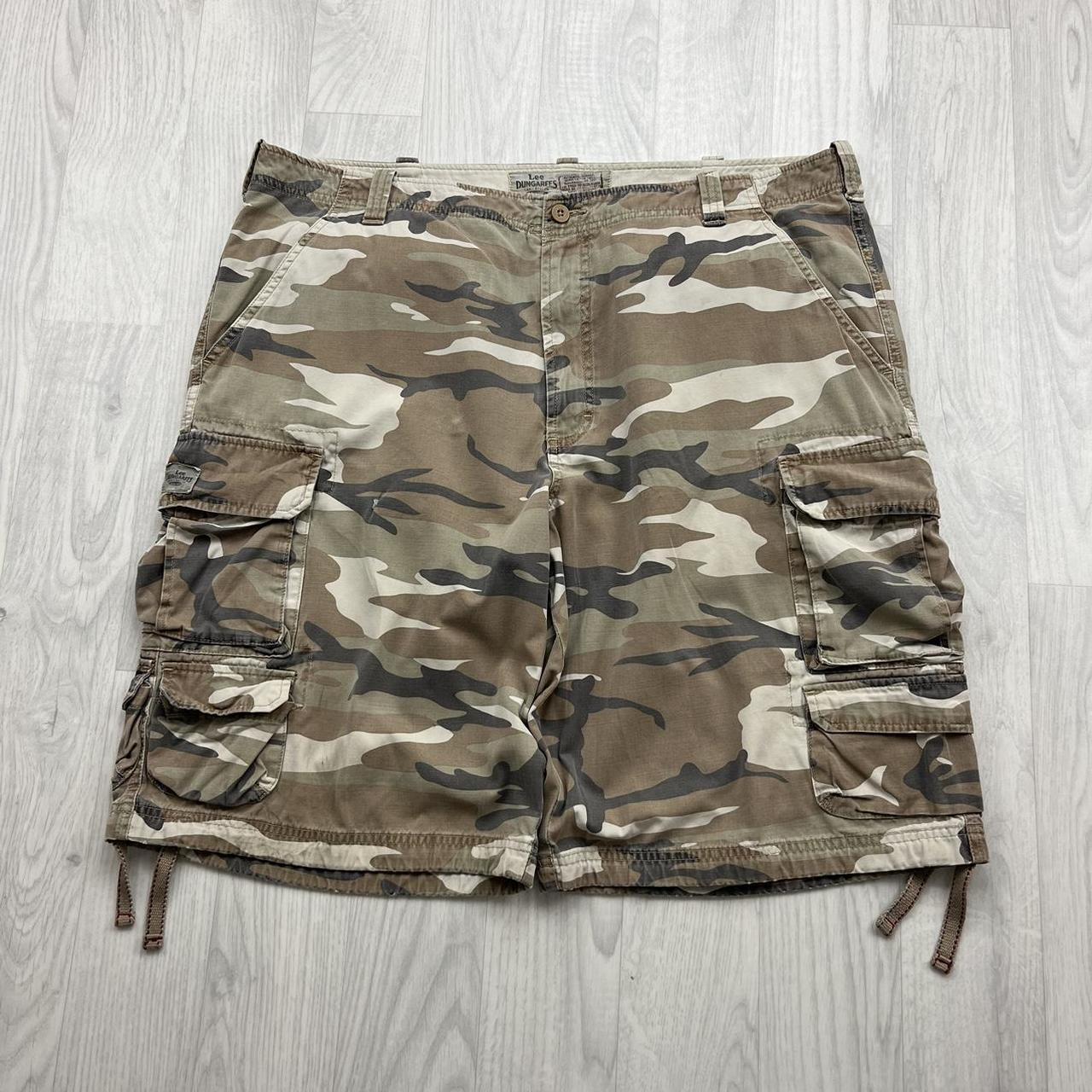 VINTAGE Y2K LEE BAGGY CAMO CARGO SHORTS