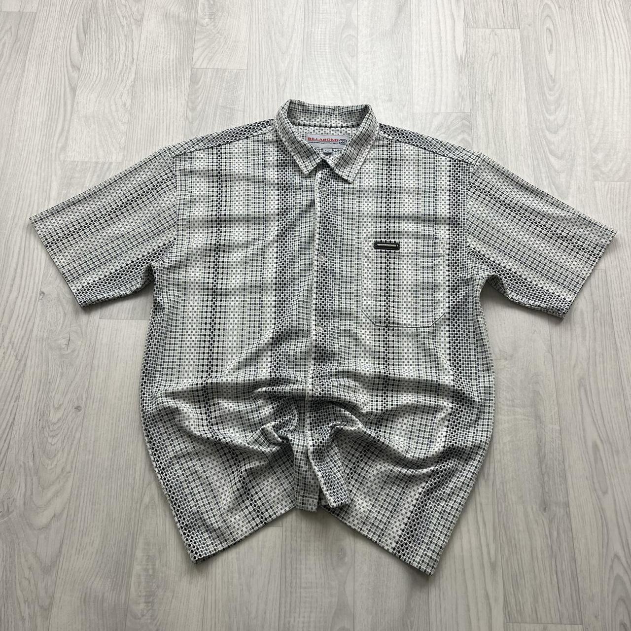 VINTAGE Y2K BILLABONG SHORT SLEEVE PATTERN SHIRT BLACK / WHITE