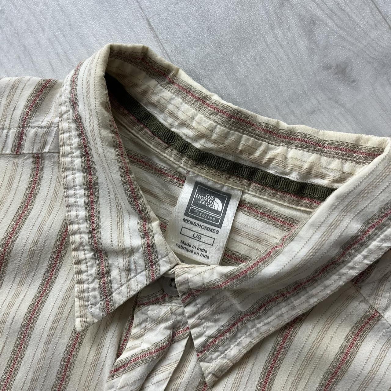 VINTAGE Y2K THE NORTH FACE STRIPED SHORT SLEEVE SHIRT CREAM