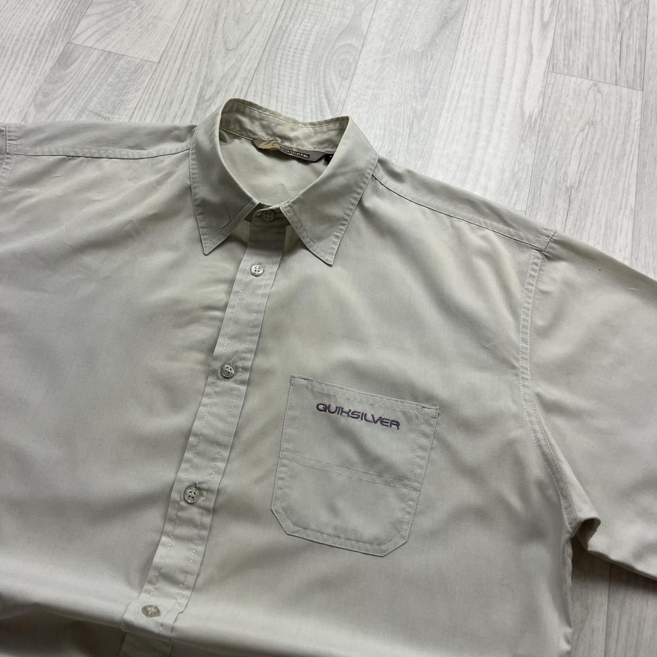 VINTAGE Y2K QUIKSILVER SHORT SLEEVE SHIRT CREAM