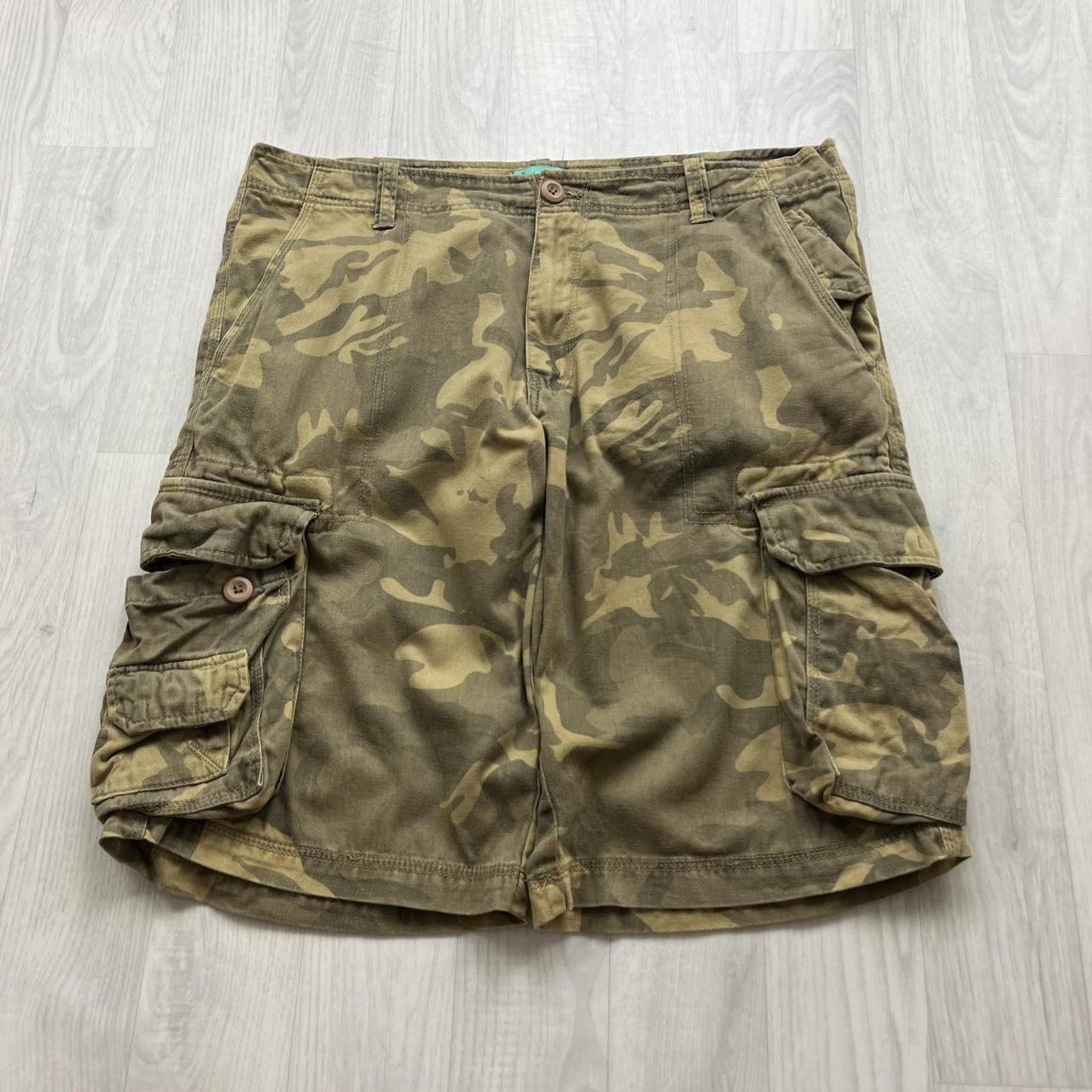 VINTAGE Y2K BAGGY LOOSE CAMO SHORTS KHAKI