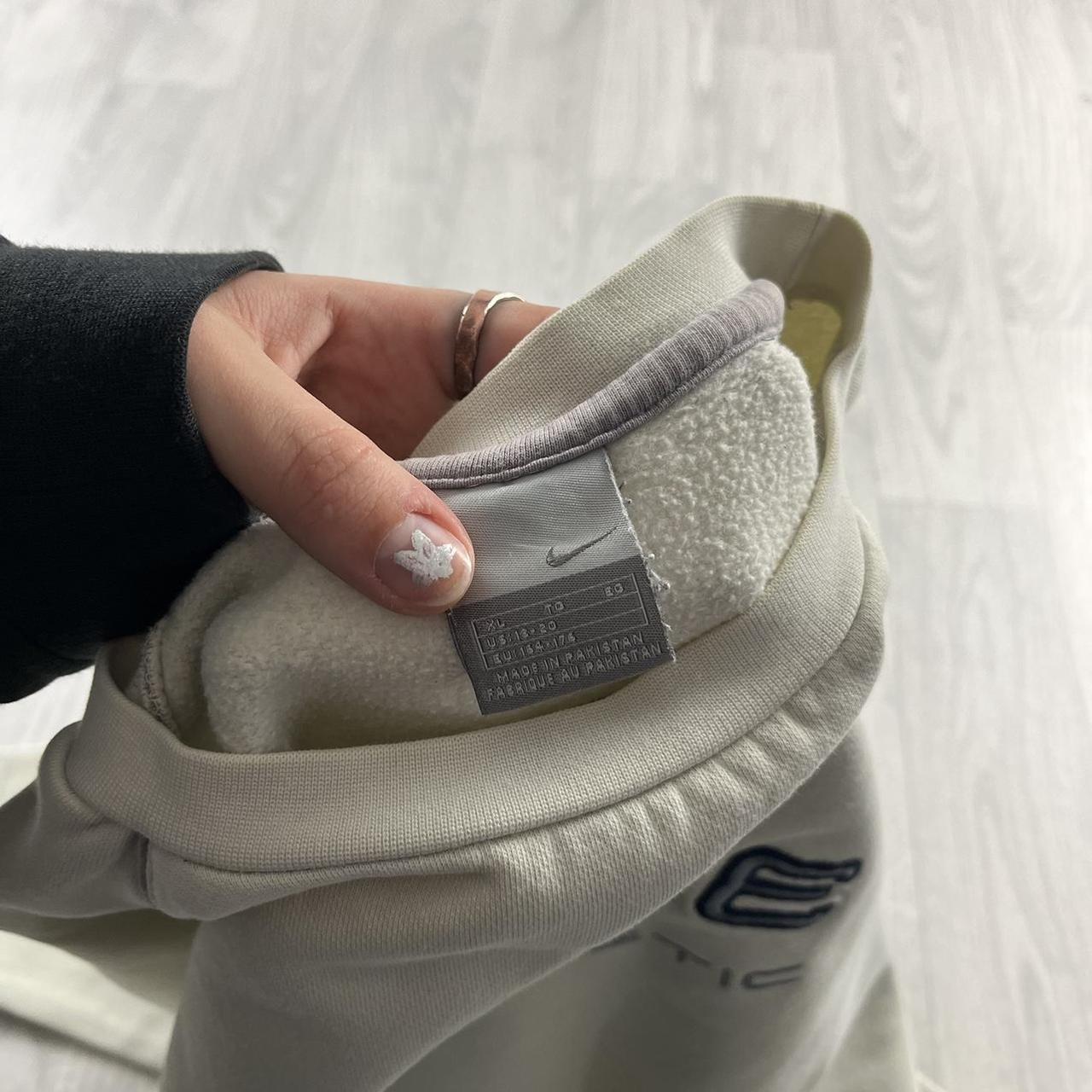 VINTAGE Y2K NIKE SPELL OUT SWEATSHIRT CREAM (S)