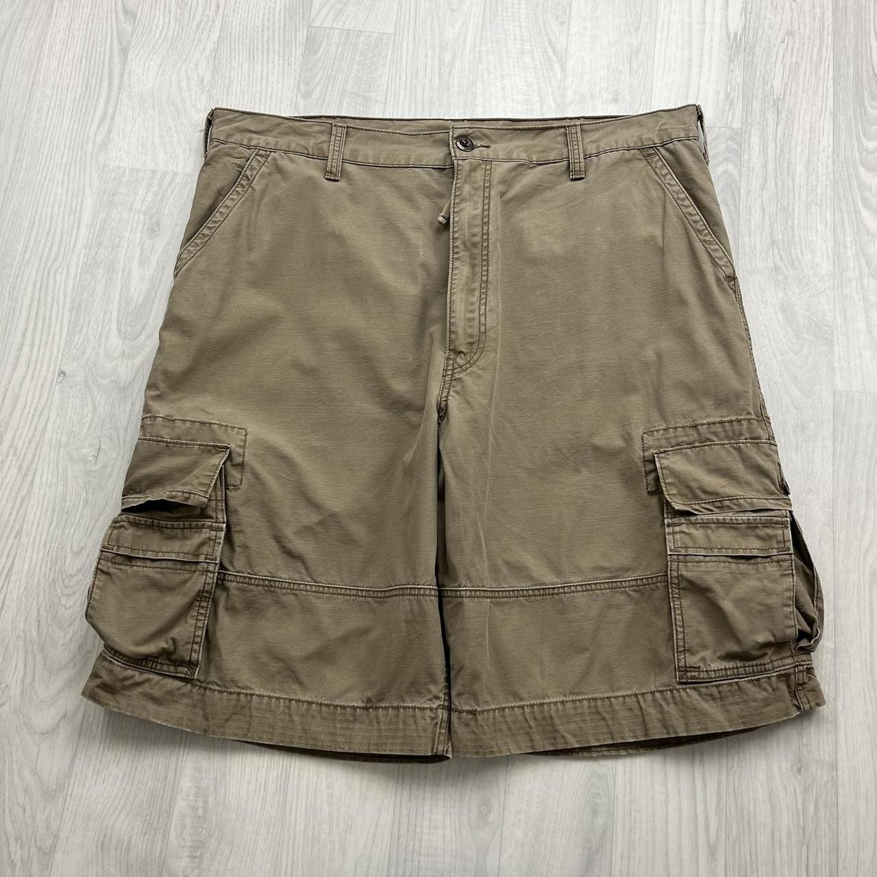 VINTAGE Y2K LEVIS BAGGY CAMO CARGO SHORTS TAN