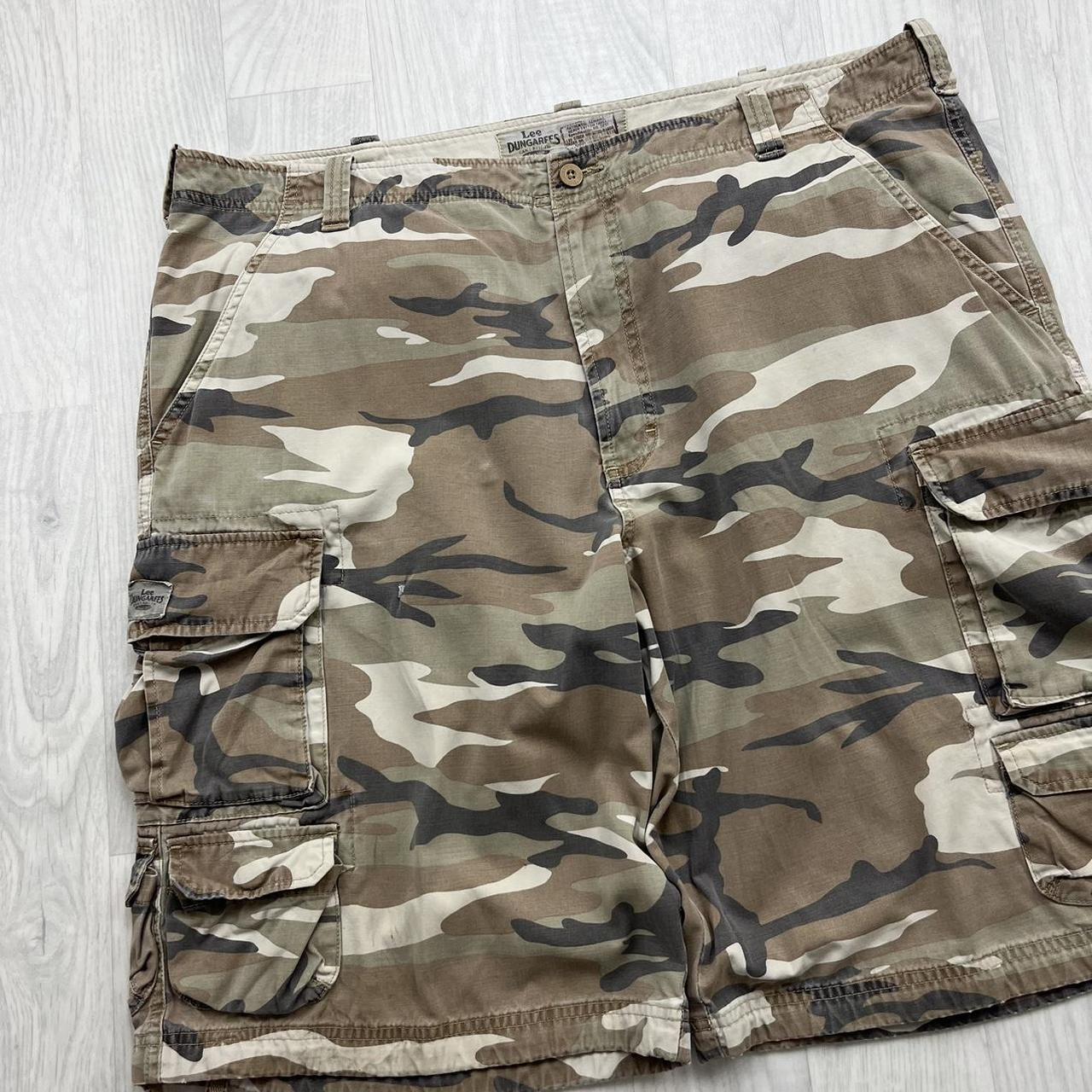 VINTAGE Y2K LEE BAGGY CAMO CARGO SHORTS
