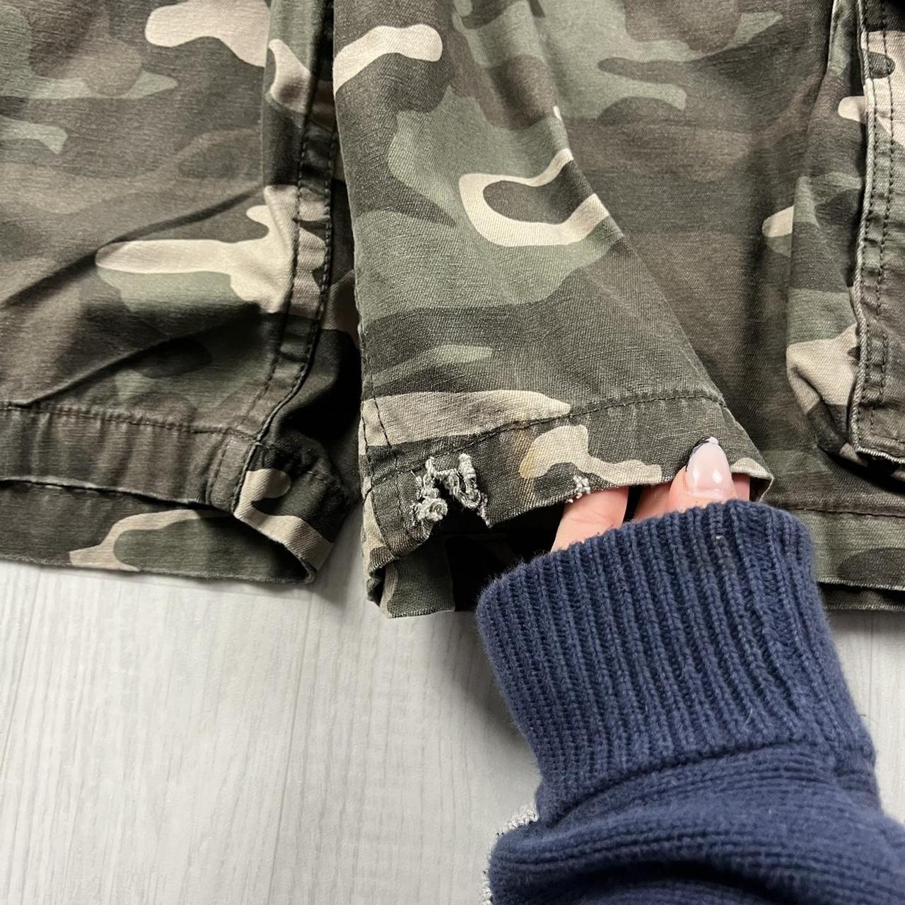 VINTAGE Y2K BAGGY LOOSE CAMO SHORTS