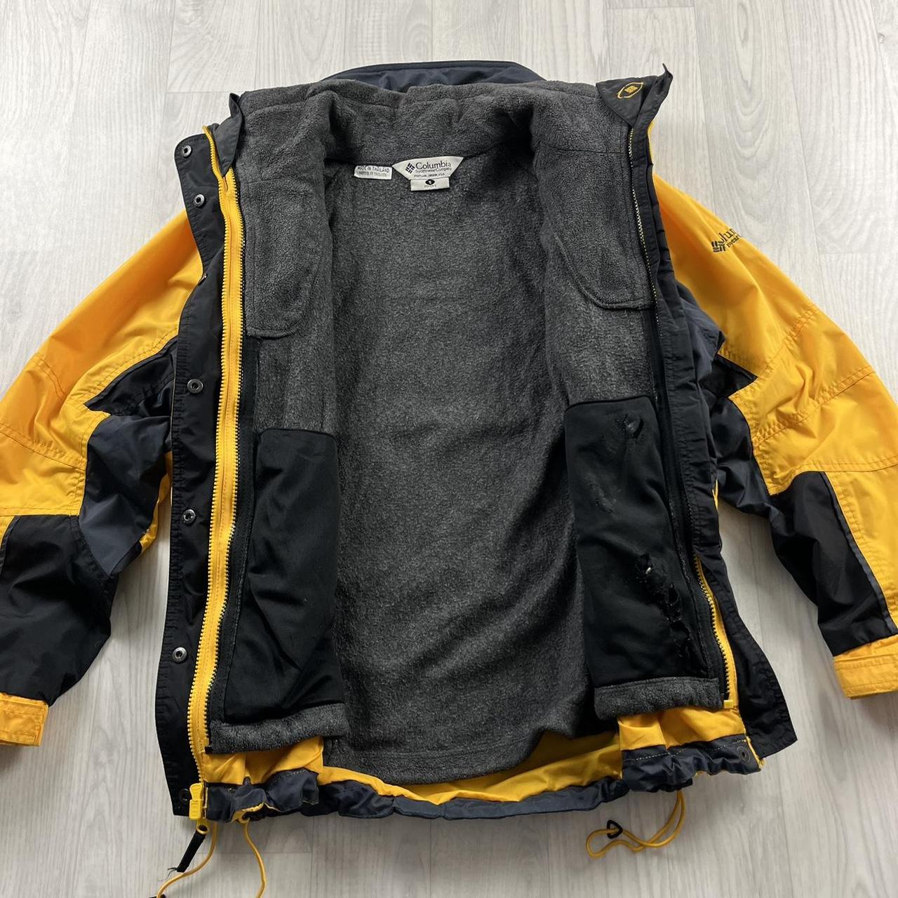 VINTAGE 00s COLUMBIA TECHNICAL HEAVY JACKET YELLOW