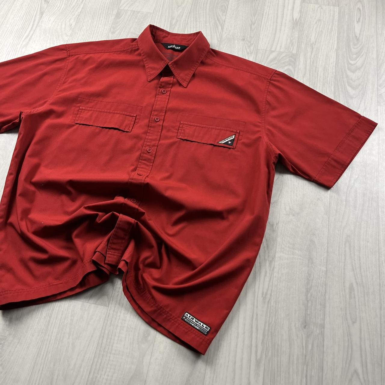 VINTAGE Y2K AIRWALK SHORT SLEEVE SHIRT RED