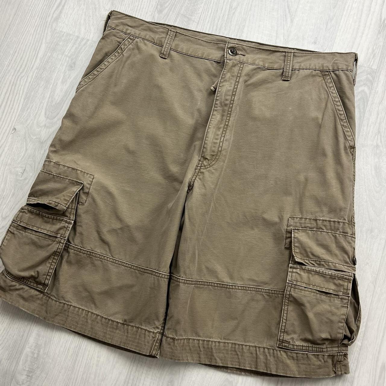 VINTAGE Y2K LEVIS BAGGY CAMO CARGO SHORTS TAN