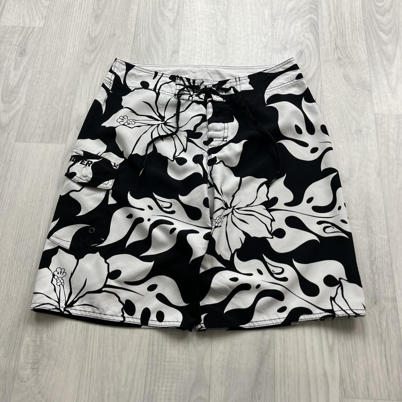 VINTAGE Y2K QUIKSILVER FLORAL HAWAIIAN BOARD SHORTS BLACK / WHITE