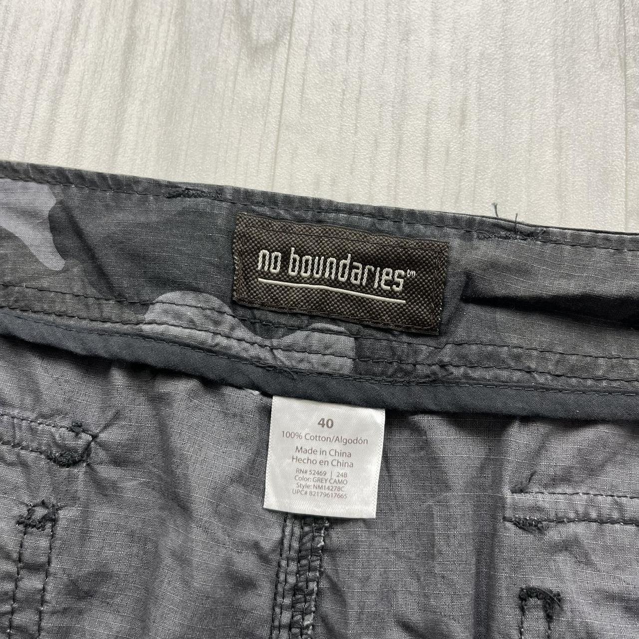 VINTAGE Y2K NO BOUNDARIES BAGGY CAMO CARGO SHORTS GREY