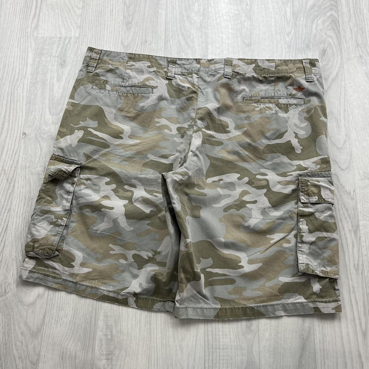 VINTAGE Y2K DOCKERS BAGGY CAMO CARGO SHORTS