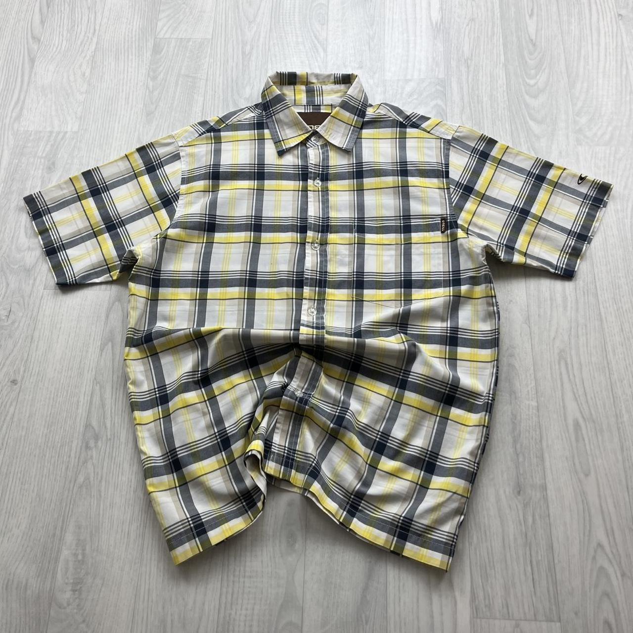 VINTAGE Y2K O’NEILL CHECKERED SHORT SLEEVE SHIRT WHITE