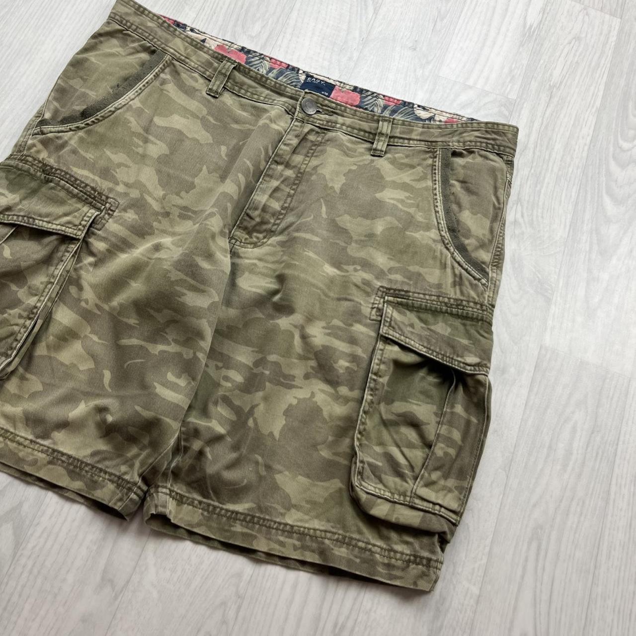 VINTAGE Y2K BAGGY CAMO CARGO SHORTS KHAKI
