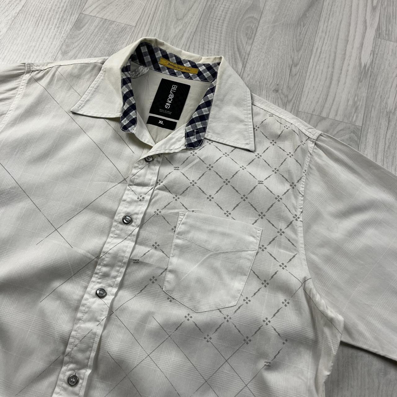 VINTAGE Y2K BILLABONG SHORT SLEEVE SHIRT WHITE