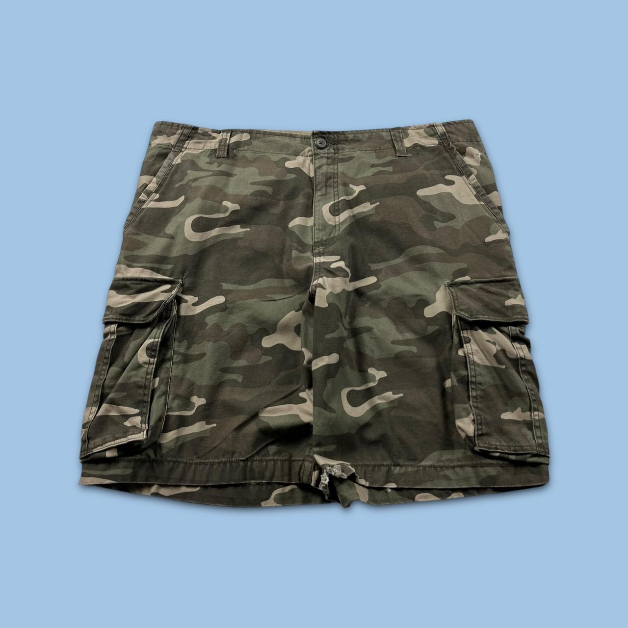 VINTAGE Y2K BAGGY LOOSE CAMO SHORTS