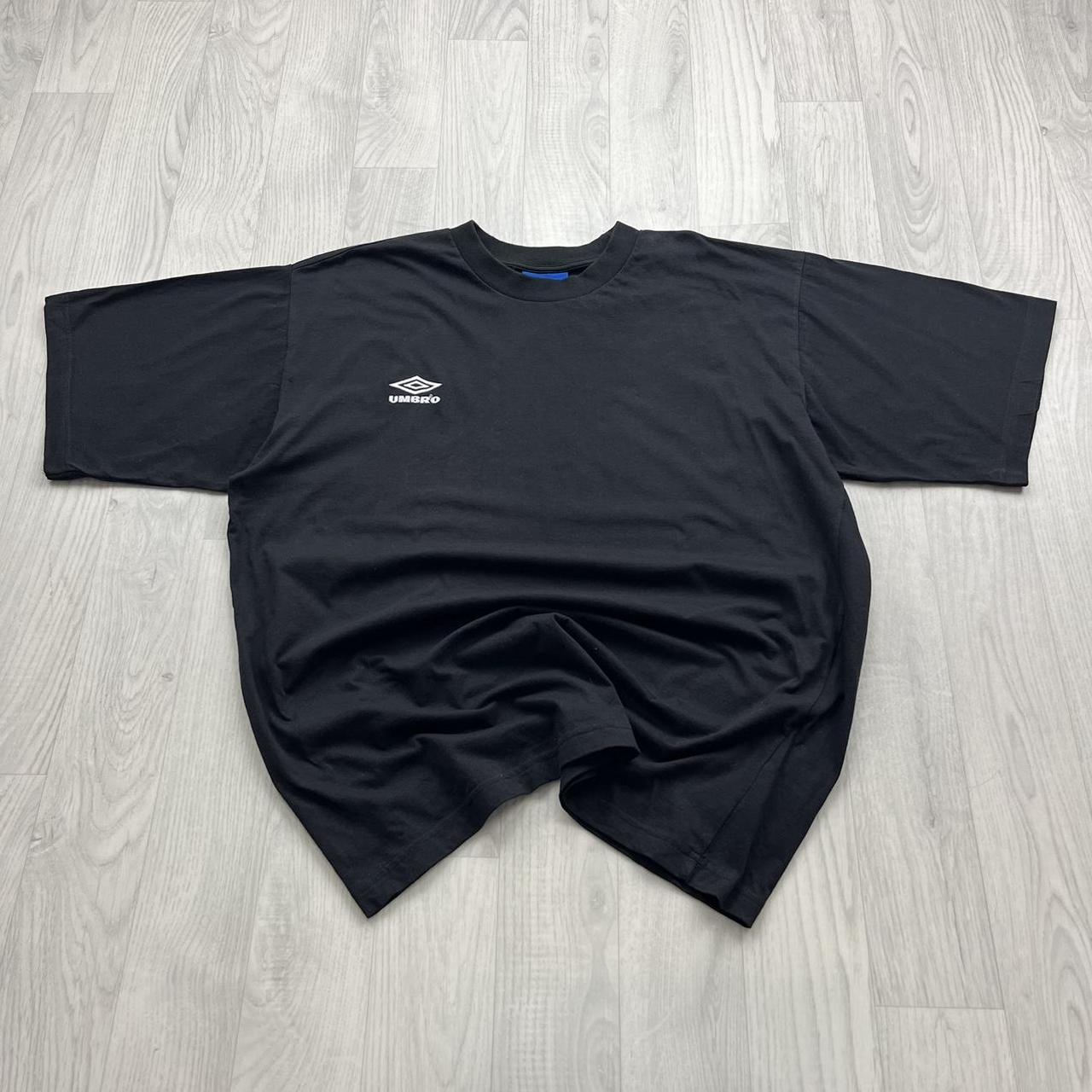 VINTAGE 90s UMBRO SMALL LOGO T SHIRT BLACK