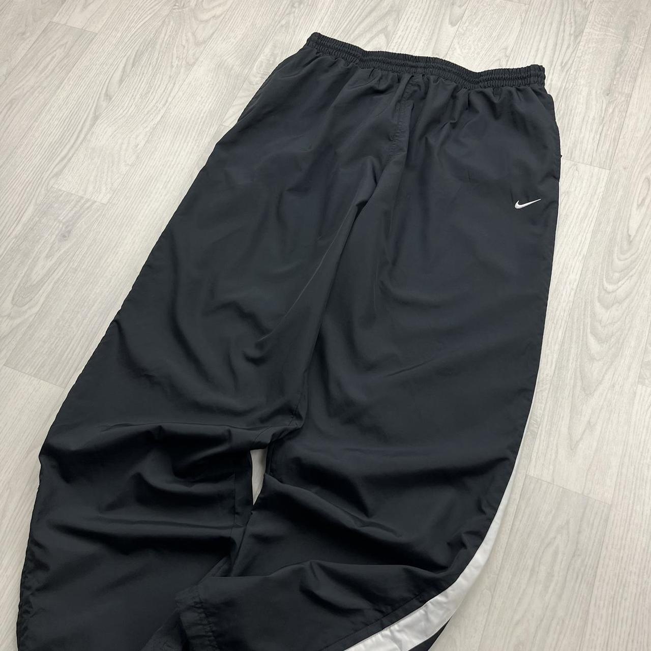 VINTAGE Y2K NIKE SIDE STRIPE BAGGY TRACKSUIT BOTTOMS BLACK