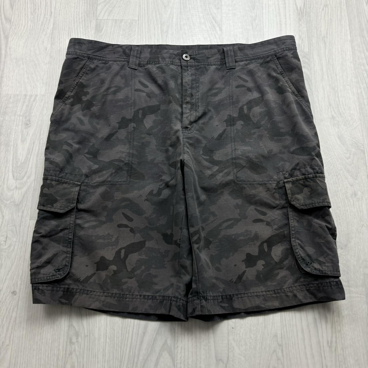 VINTAGE Y2K BAGGY LOOSE CAMO SHORTS BLACK