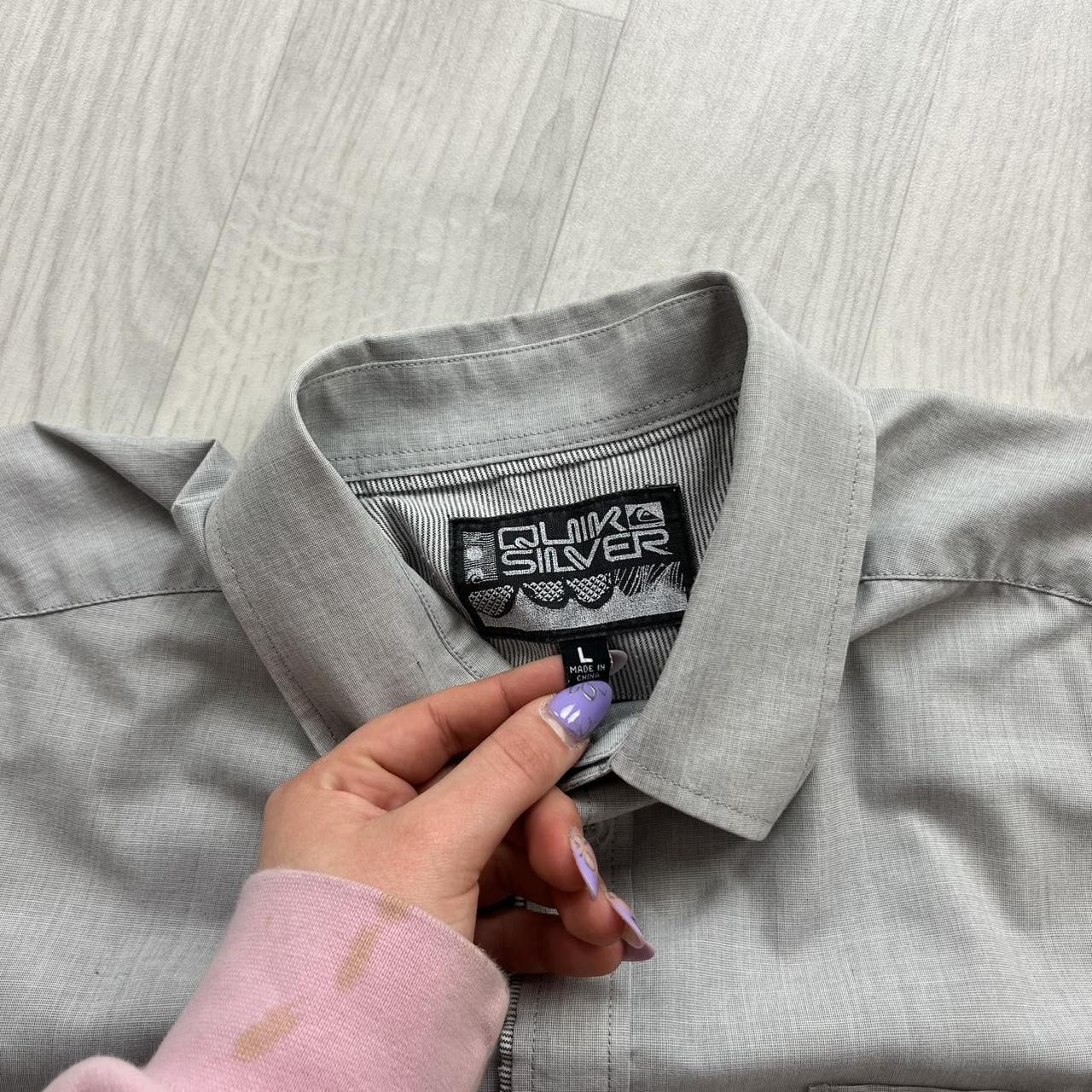 VINTAGE Y2K QUIKSILVER SHORT SLEEVE SHIRT GREY