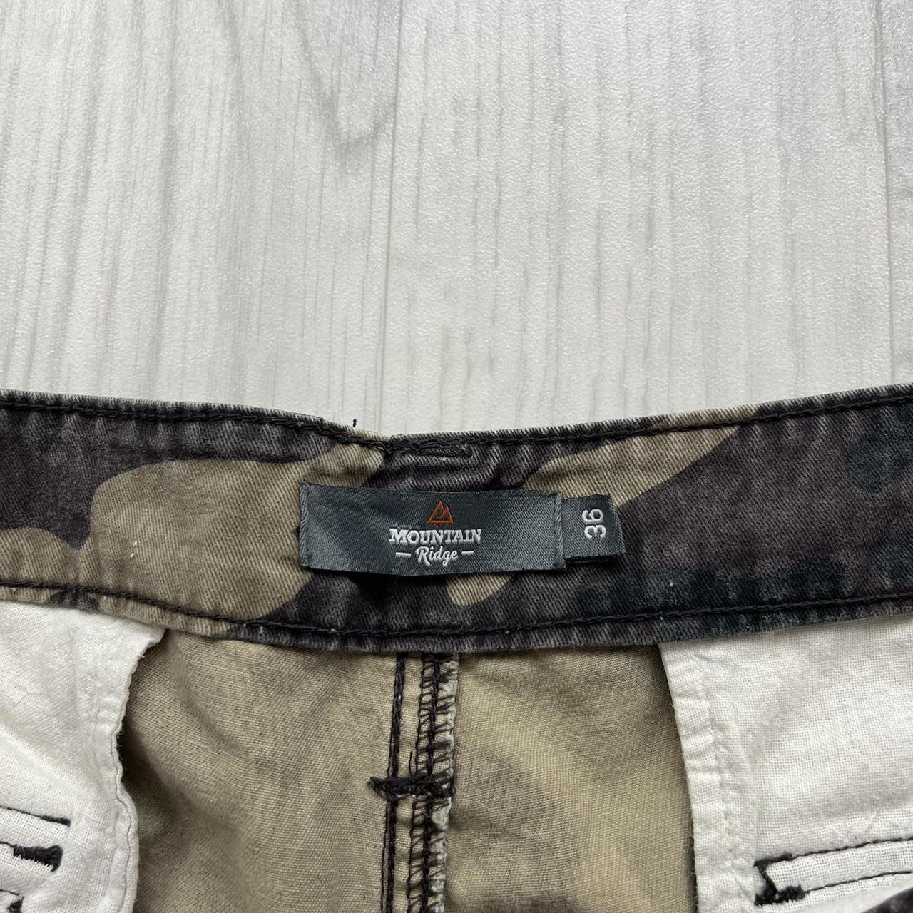 VINTAGE Y2K BAGGY CAMO CARGO SHORTS