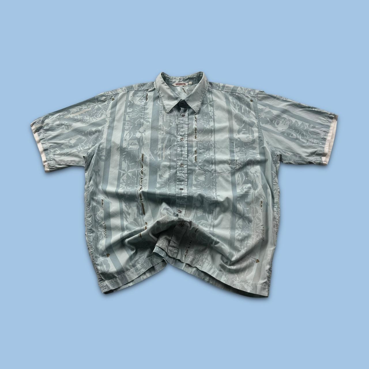 VINTAGE Y2K QUIKSILVER GRAPHIC SHORT SLEEVE SHIRT BLUE