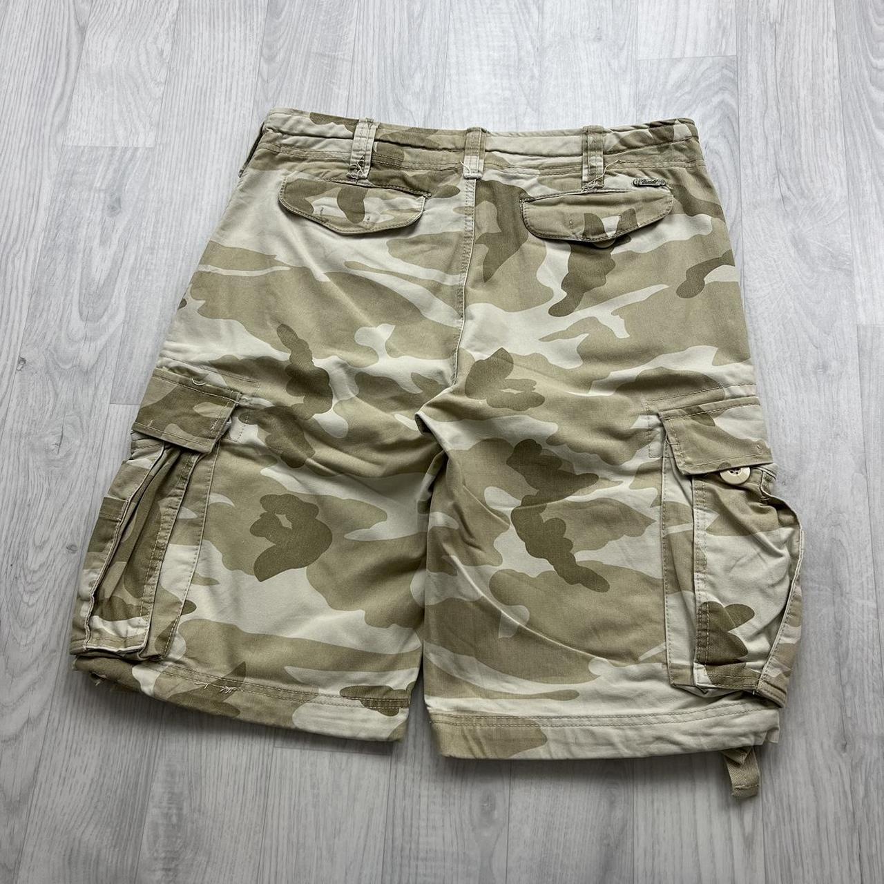 VINTAGE Y2K BAGGY CAMO CARGO SHORTS