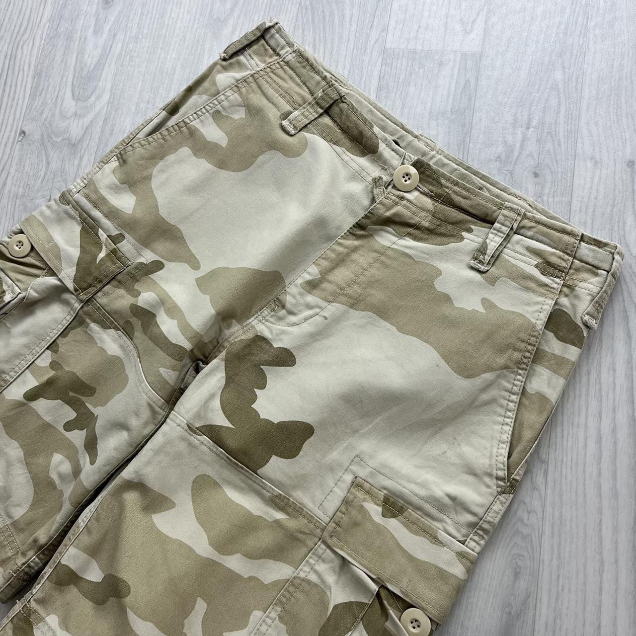 VINTAGE Y2K BAGGY CAMO CARGO SHORTS