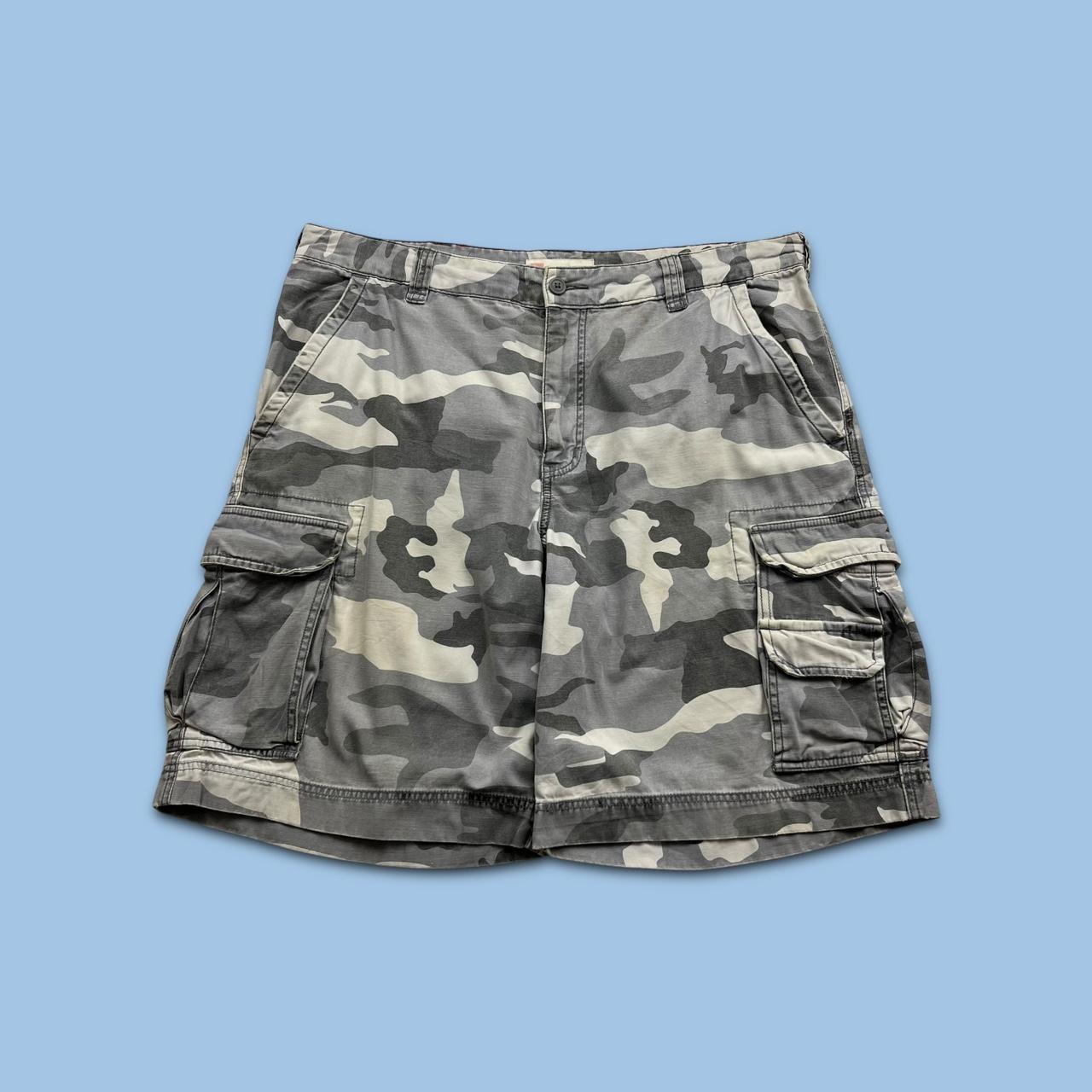 VINTAGE Y2K BAGGY CAMO CARGO SHORTS