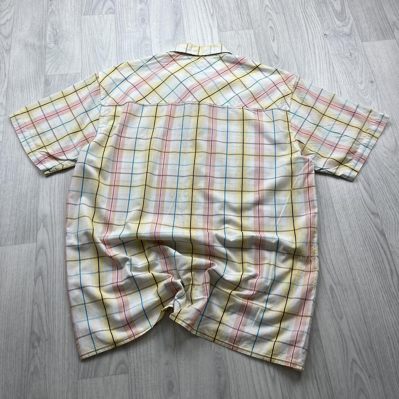 VINTAGE Y2K QUIKSILVER PLAID SHORT SLEEVE BUTTON UP SHIRT WHITE / YELLOW