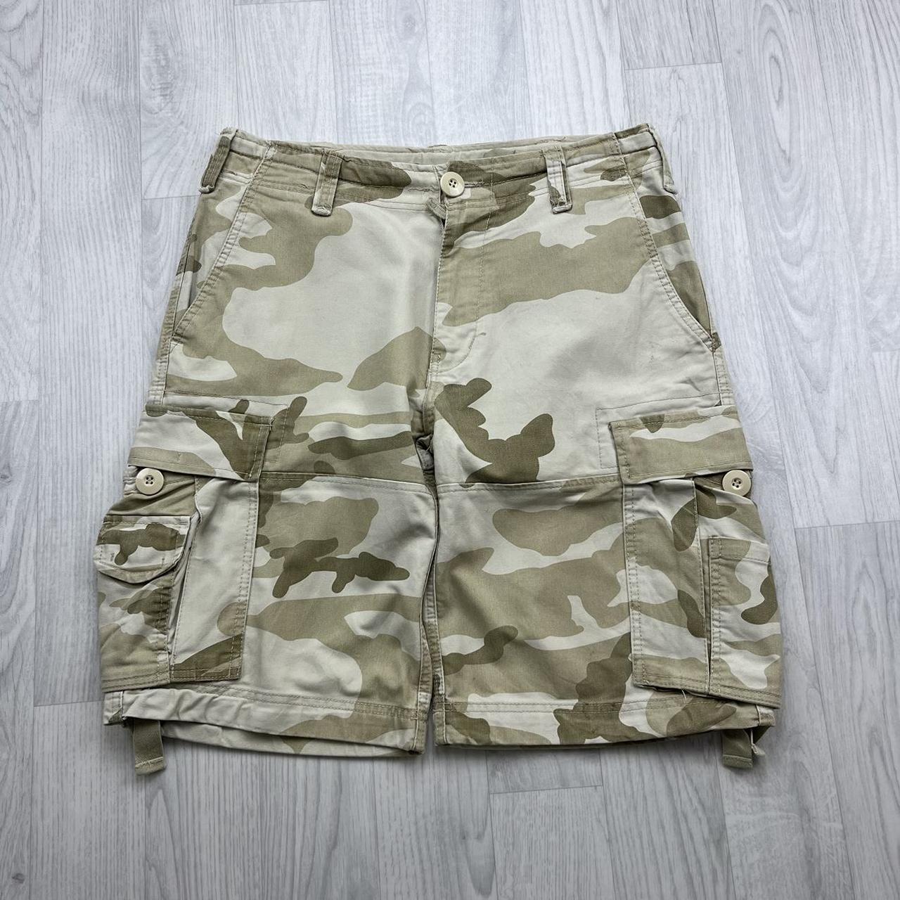 VINTAGE Y2K BAGGY CAMO CARGO SHORTS
