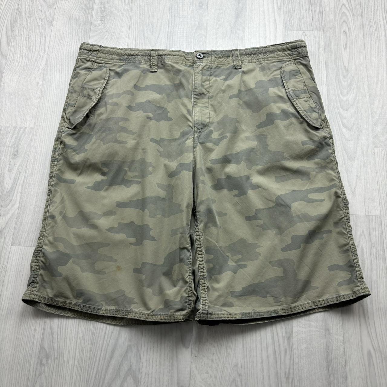 VINTAGE Y2K OLD NAVY BAGGY LOOSE CAMO SHORTS