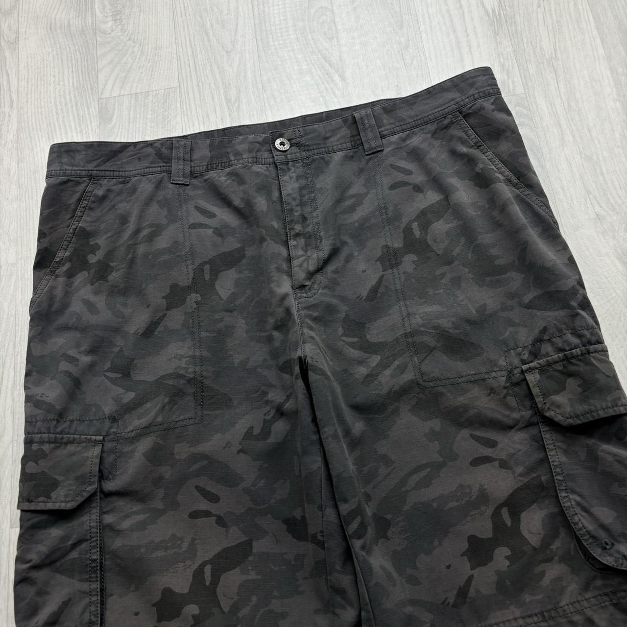 VINTAGE Y2K BAGGY LOOSE CAMO SHORTS BLACK