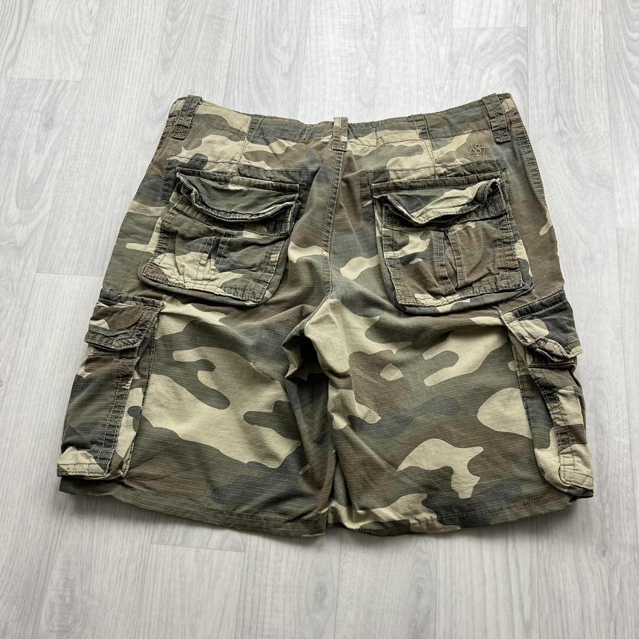 VINTAGE Y2K BAGGY CAMO CARGO SHORTS