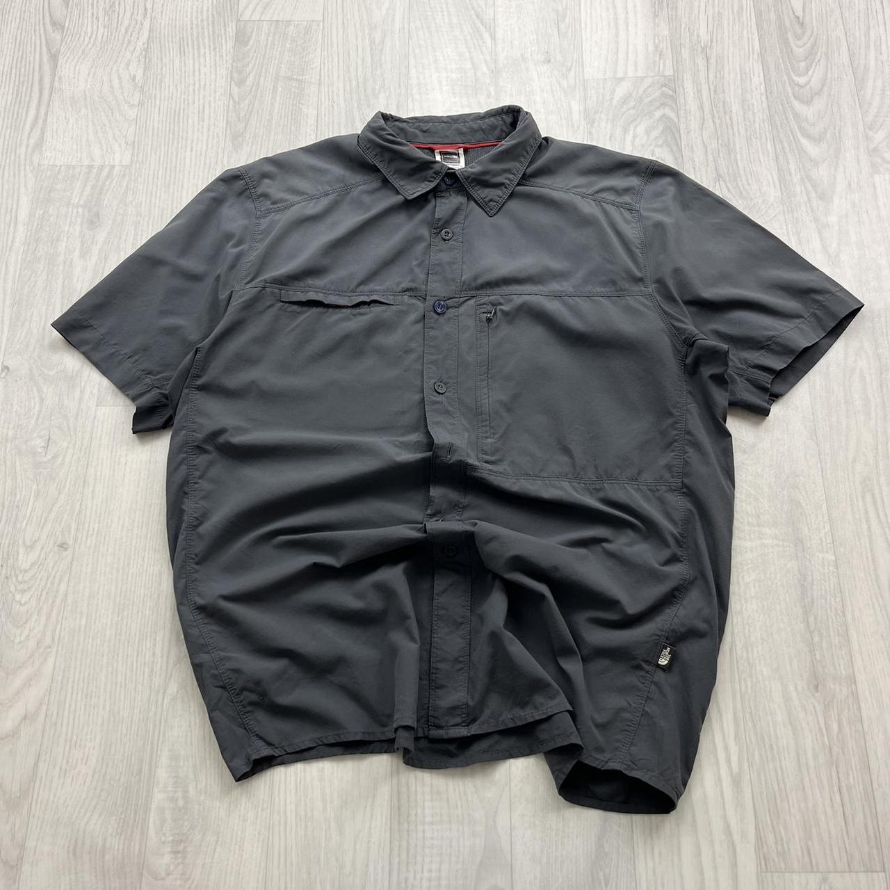 VINTAGE Y2K THE NORTH FACE UTILITY BUTTON UP SHORT SLEEVE SHIRT GREY