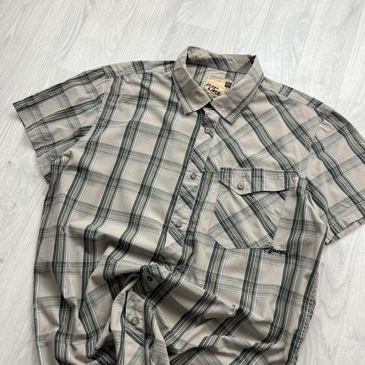 VINTAGE Y2K RIP CURL PLAID SHORT SLEEVE BUTTON UP SHIRT BEIGE