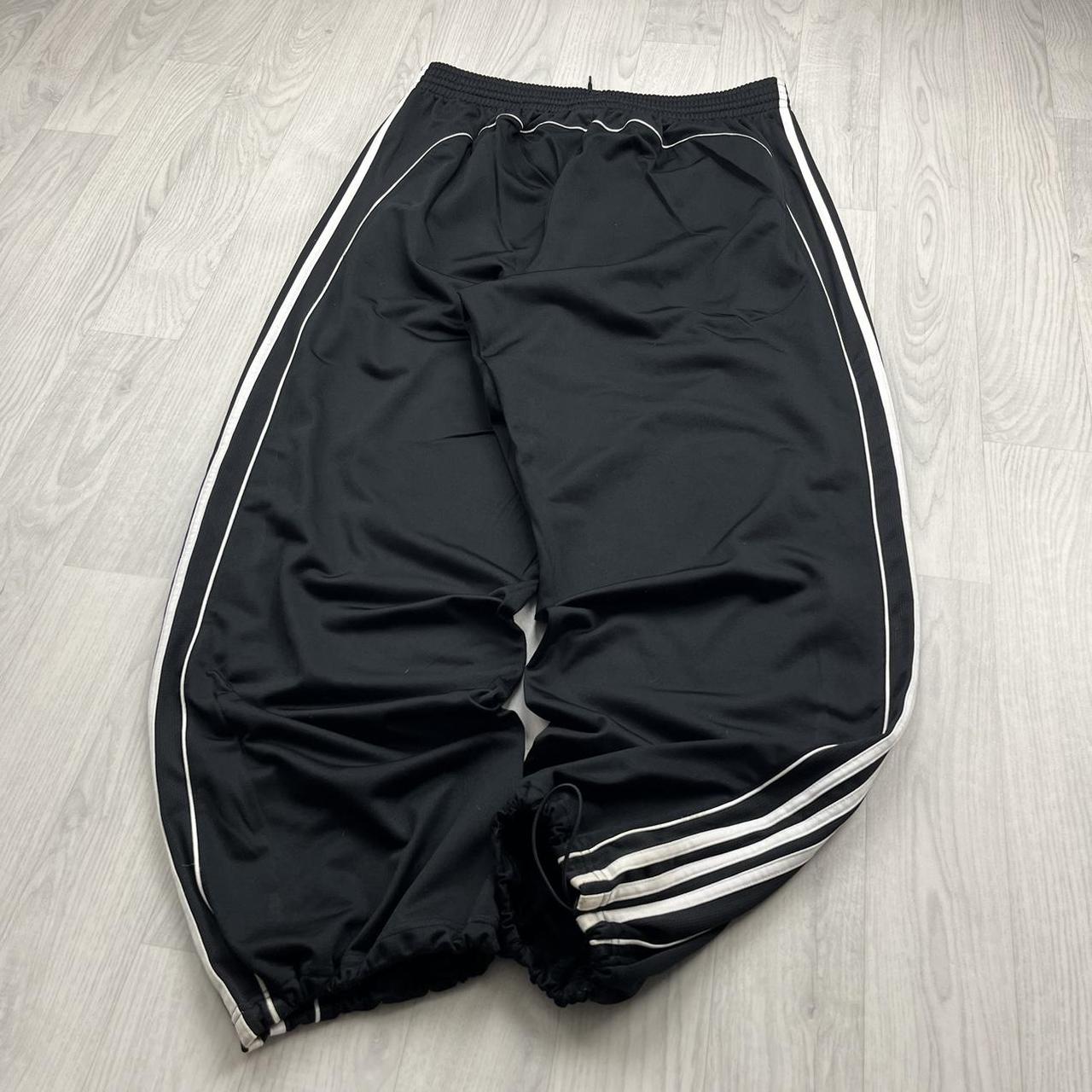 VINTAGE Y2K ADIDAS SIDE STRIPE TECHNICAL BAGGY TRACKSUIT BOTTOMS BLACK WHITE (2XL)