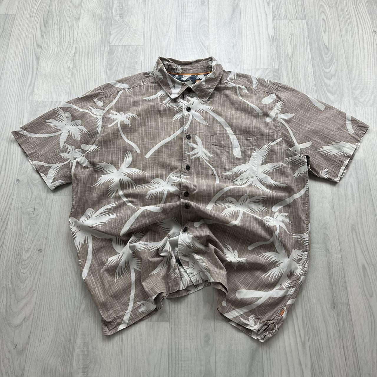 VINTAGE Y2K QUIKSILVER HAWAIIAN BUTTON UP SHORT SLEEVE SHIRT