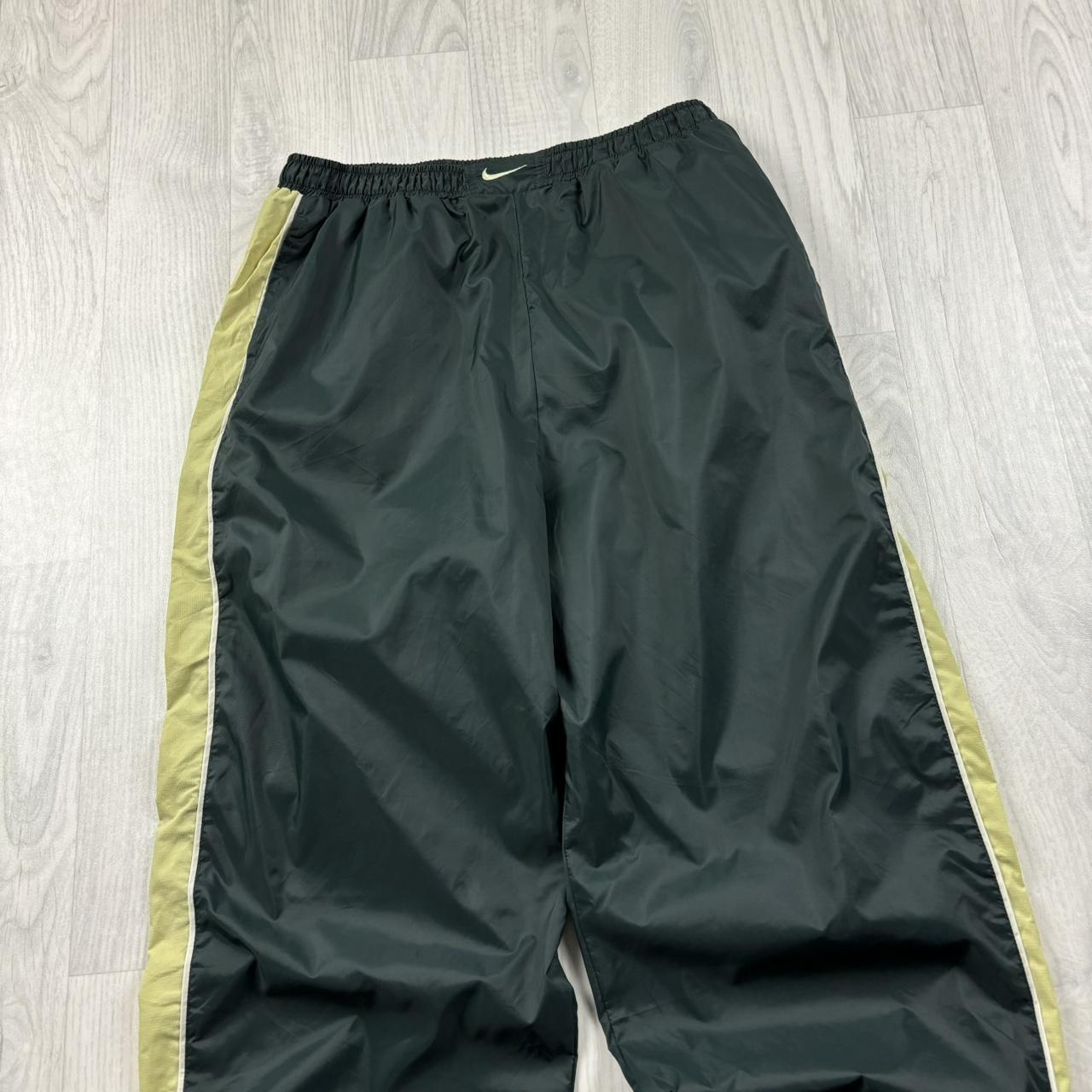 VINTAGE 90s NIKE BAGGY SHELL TRACKSUIT BOTTOMS GREEN