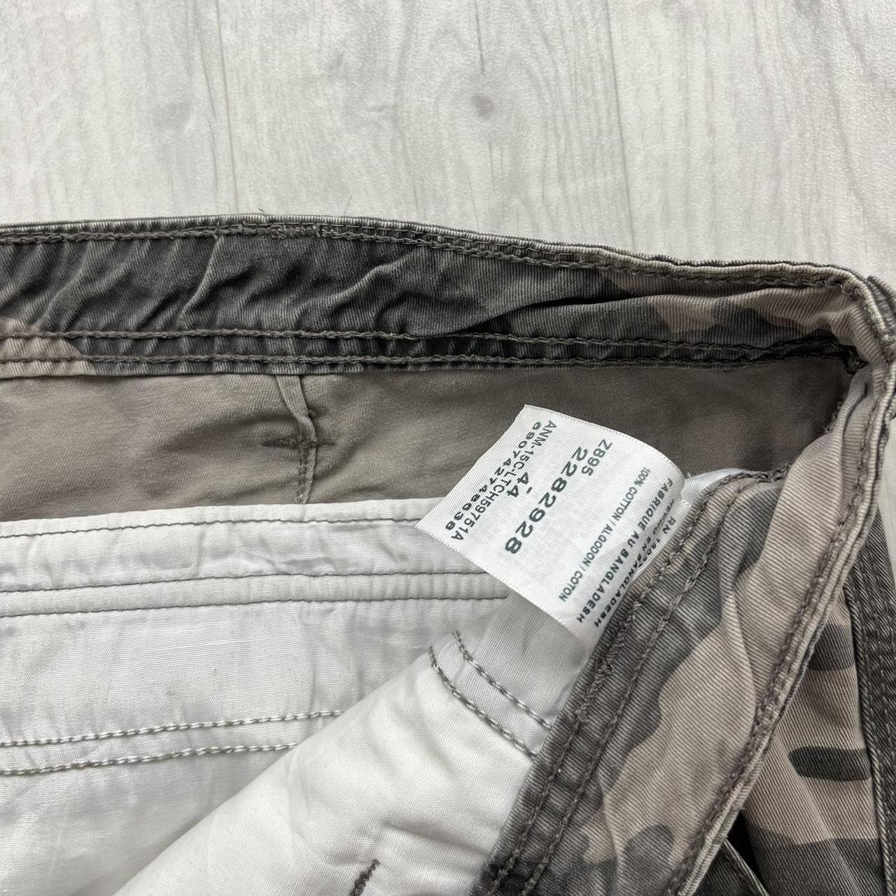 VINTAGE Y2K LEE BAGGY CAMO CARGO SHORTS GREY