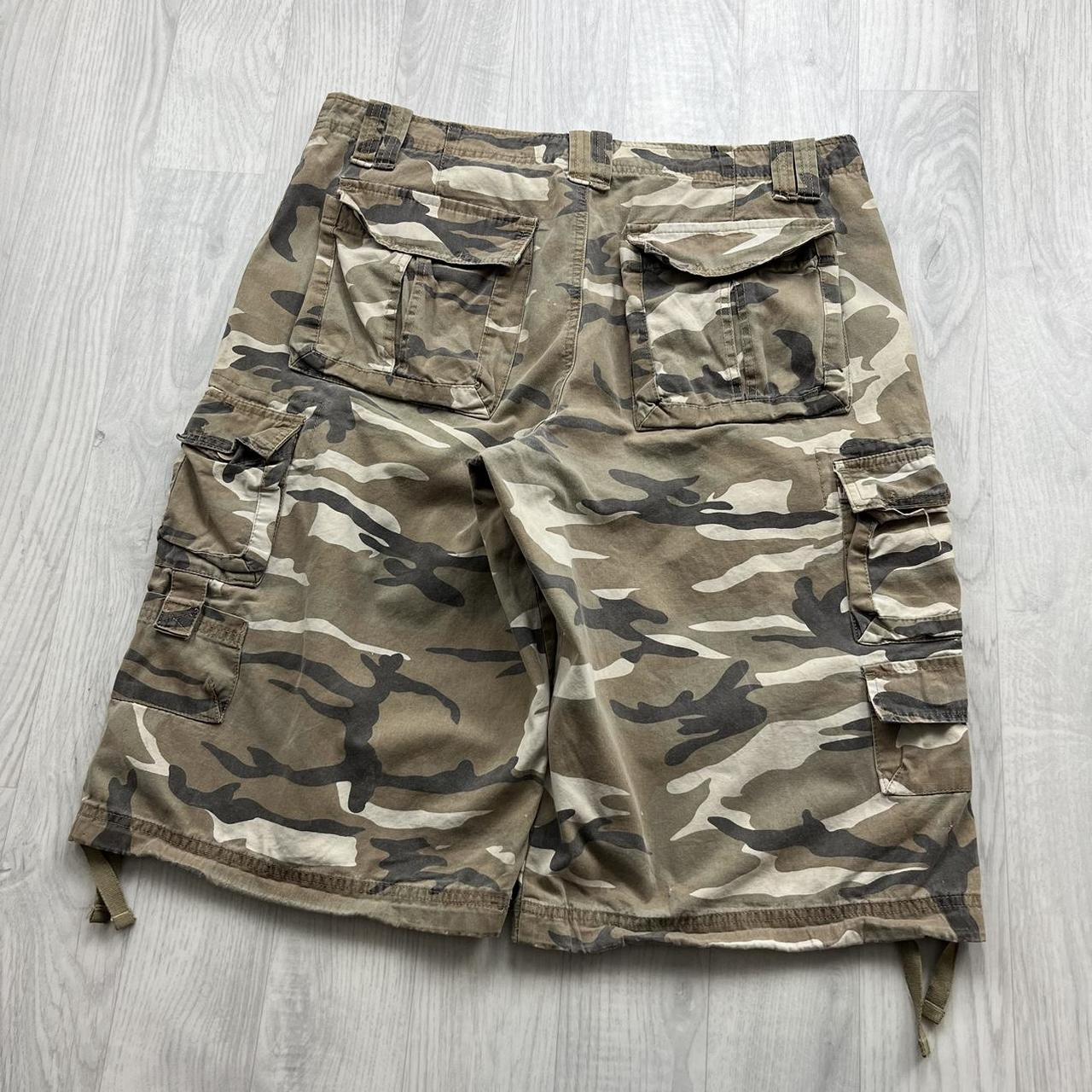 VINTAGE Y2K LEE BAGGY CAMO CARGO SHORTS