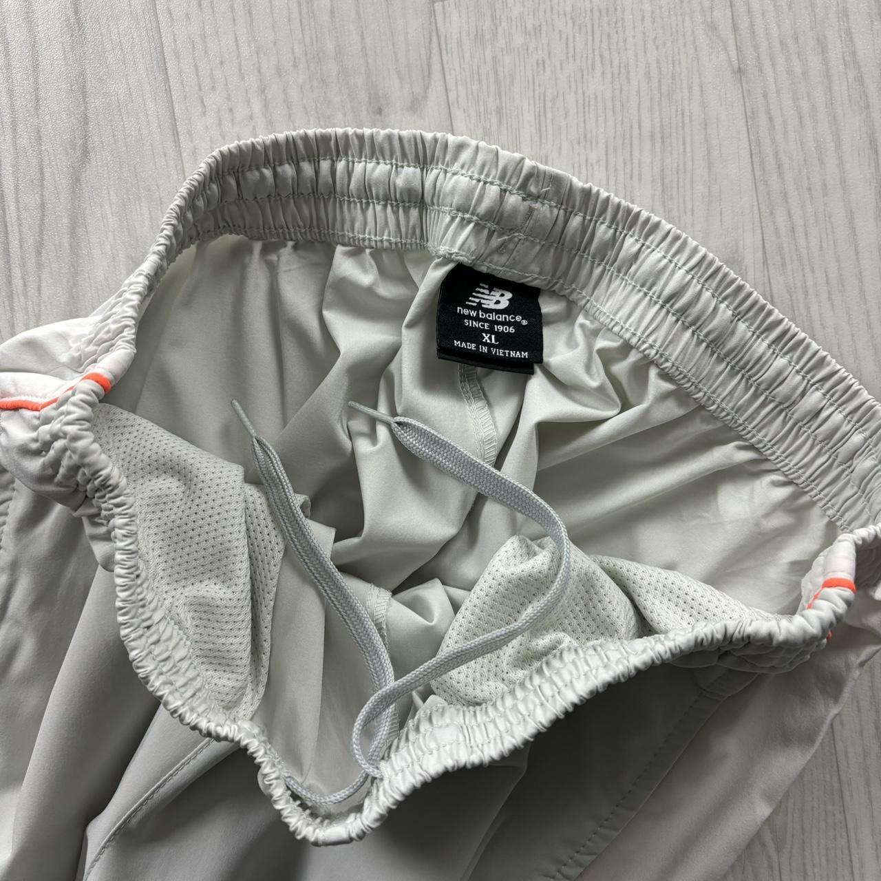 NEW BALANCE BAGGY TRACKSUIT BOTTOMS GREY / WHITE