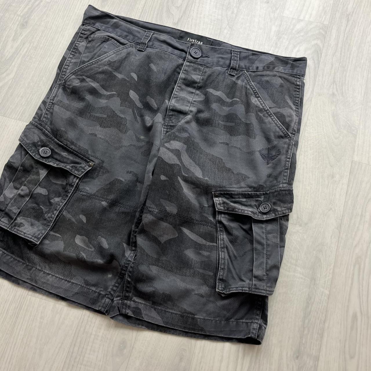 VINTAGE Y2K FIRETRAP BAGGY LOOSE CAMO SHORTS BLACK