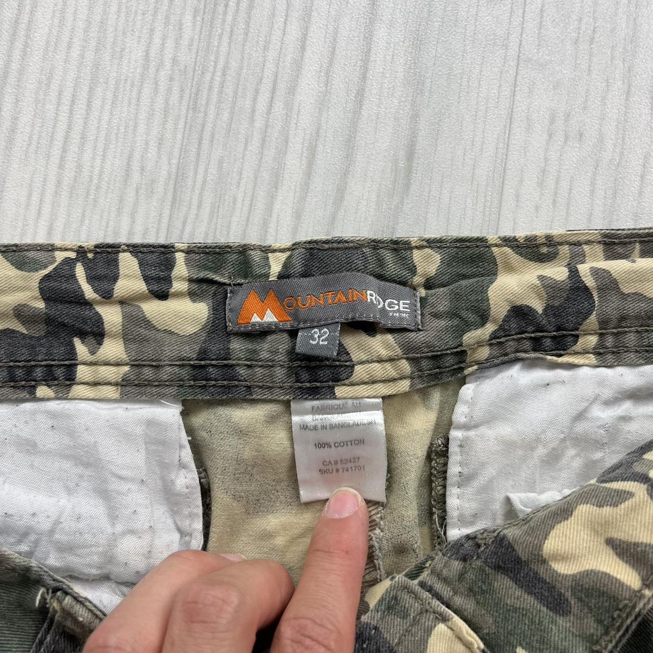 VINTAGE Y2K BAGGY CAMO CARGO SHORTS