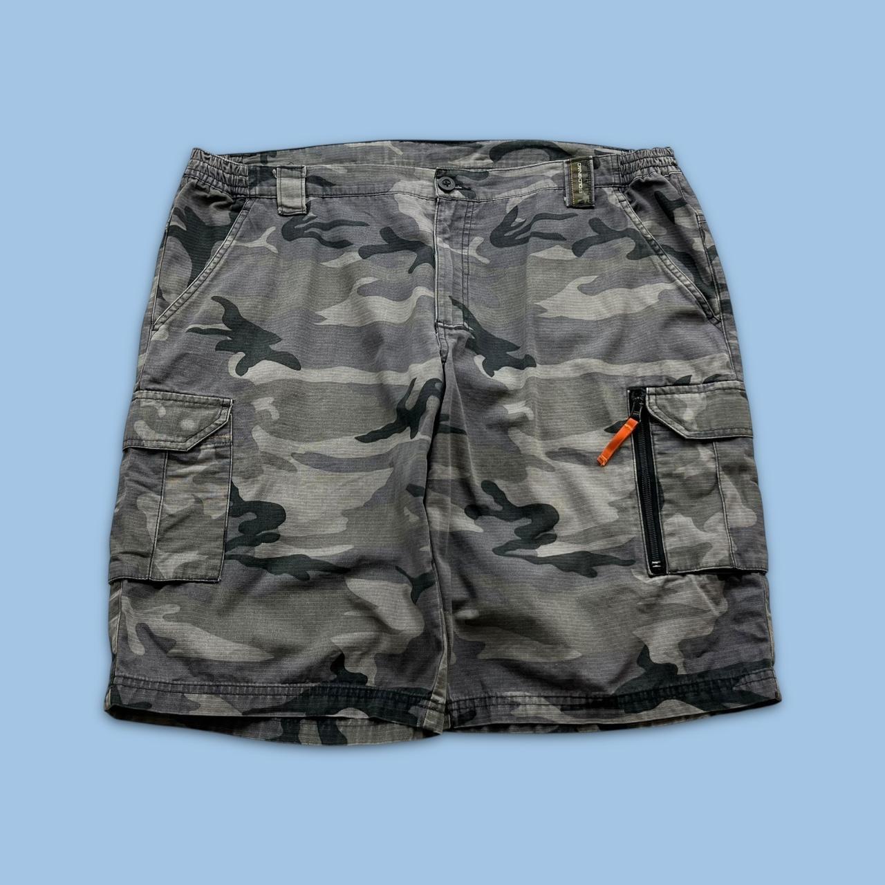VINTAGE Y2K BAGGY LOOSE CAMO SHORTS