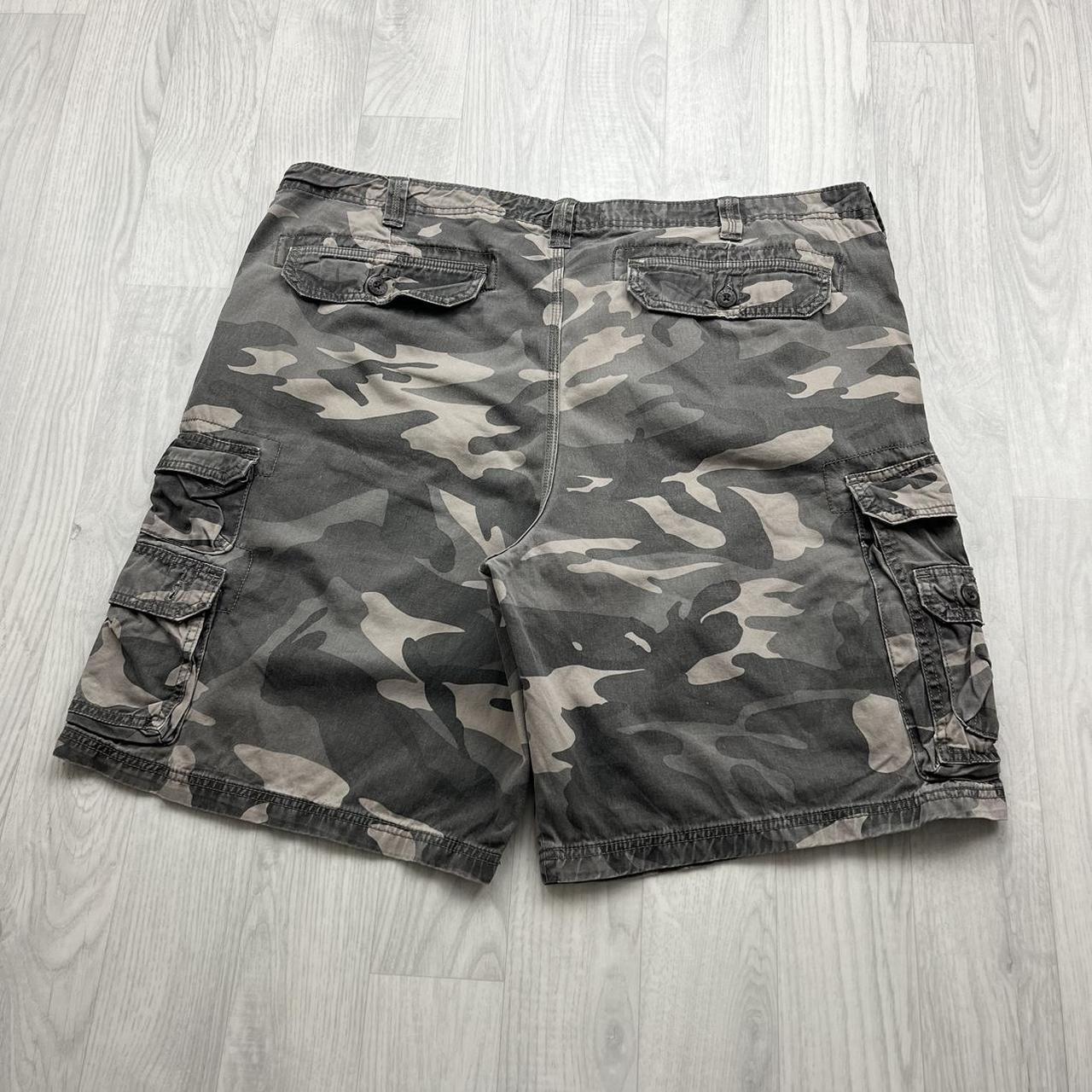 VINTAGE Y2K LEE BAGGY CAMO CARGO SHORTS GREY